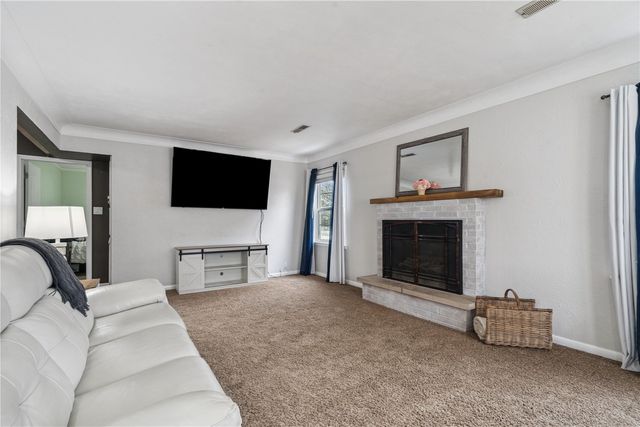 348 24th Avenue SW, Cedar Rapids, IA 52404