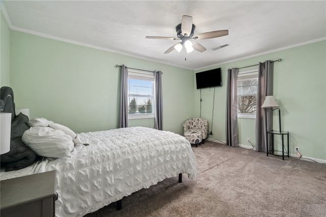 348 24th Avenue SW, Cedar Rapids, IA 52404