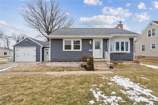 348 24th Avenue SW, Cedar Rapids, IA 52404