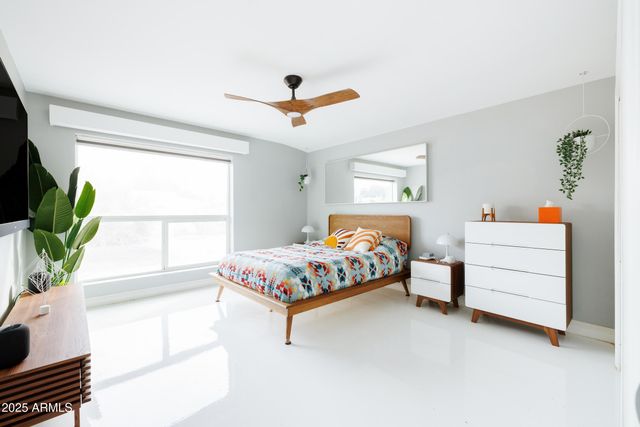 2055 W WINDSOR Avenue, Phoenix, AZ 85009