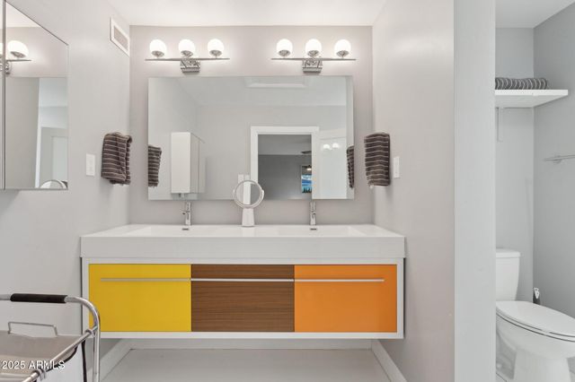 2055 W WINDSOR Avenue, Phoenix, AZ 85009