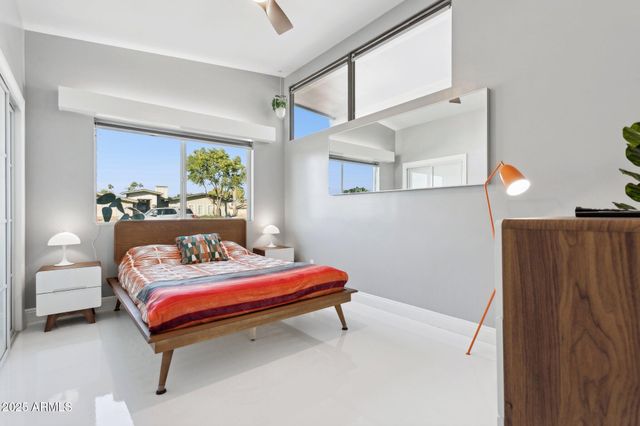 2055 W WINDSOR Avenue, Phoenix, AZ 85009