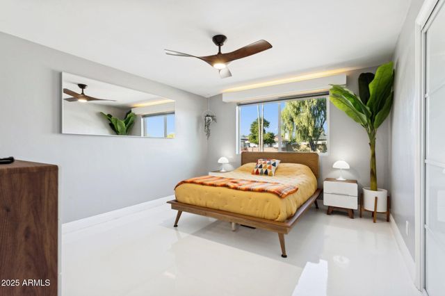 2055 W WINDSOR Avenue, Phoenix, AZ 85009