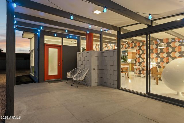 2055 W WINDSOR Avenue, Phoenix, AZ 85009