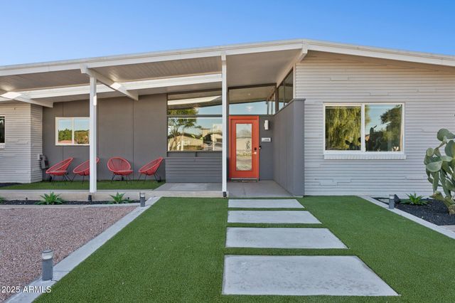 2055 W WINDSOR Avenue, Phoenix, AZ 85009