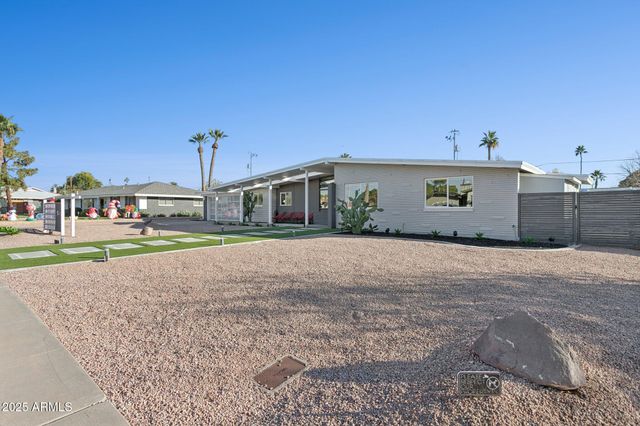 2055 W WINDSOR Avenue, Phoenix, AZ 85009