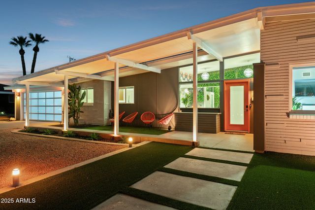 2055 W WINDSOR Avenue, Phoenix, AZ 85009