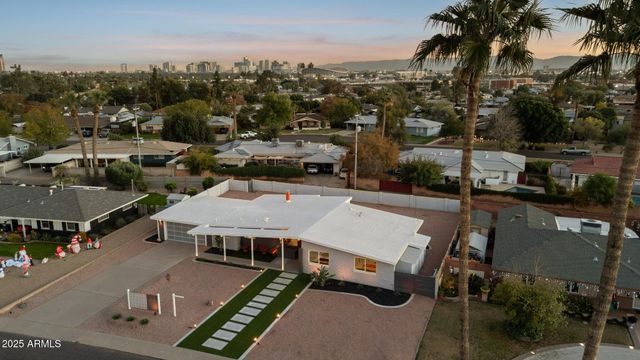 2055 W WINDSOR Avenue, Phoenix, AZ 85009