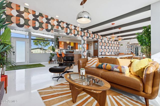 2055 W WINDSOR Avenue, Phoenix, AZ 85009