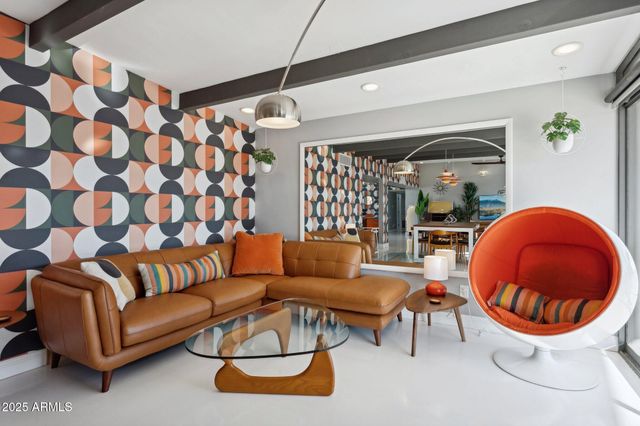 2055 W WINDSOR Avenue, Phoenix, AZ 85009