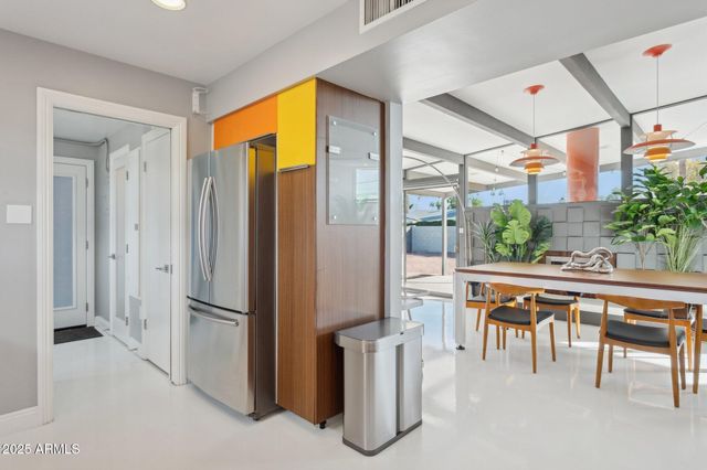 2055 W WINDSOR Avenue, Phoenix, AZ 85009