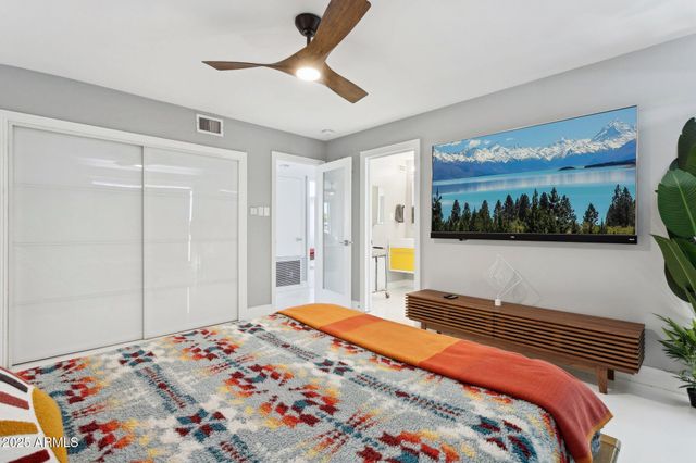 2055 W WINDSOR Avenue, Phoenix, AZ 85009