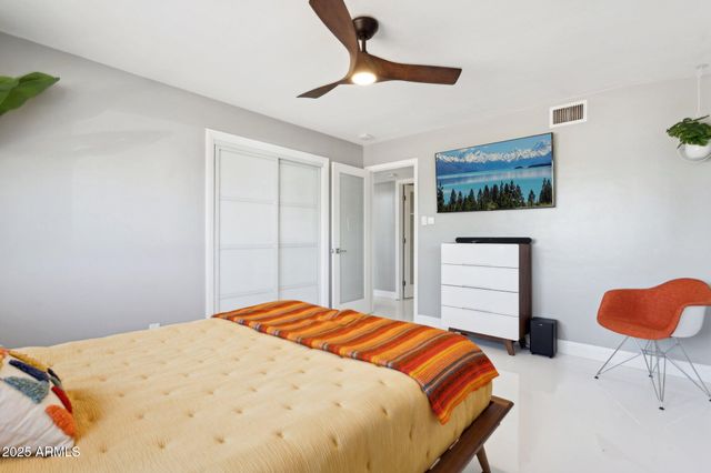 2055 W WINDSOR Avenue, Phoenix, AZ 85009