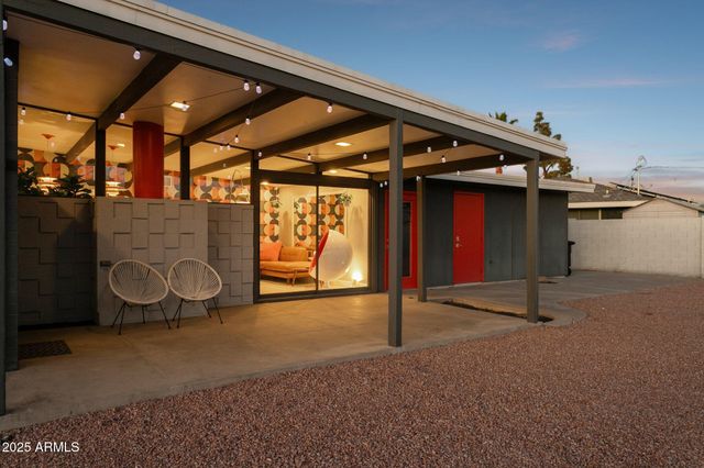 2055 W WINDSOR Avenue, Phoenix, AZ 85009