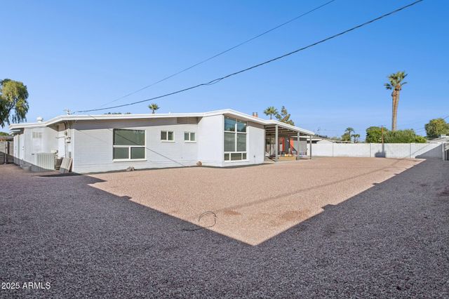 2055 W WINDSOR Avenue, Phoenix, AZ 85009