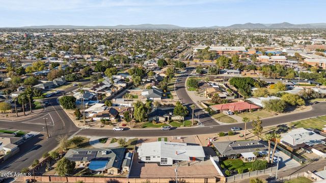 2055 W WINDSOR Avenue, Phoenix, AZ 85009