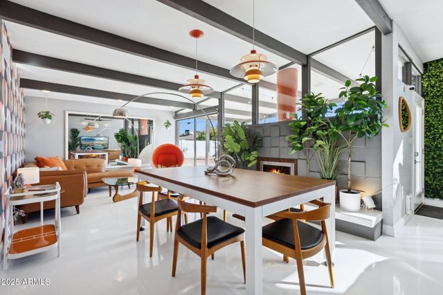 2055 W WINDSOR Avenue, Phoenix, AZ 85009