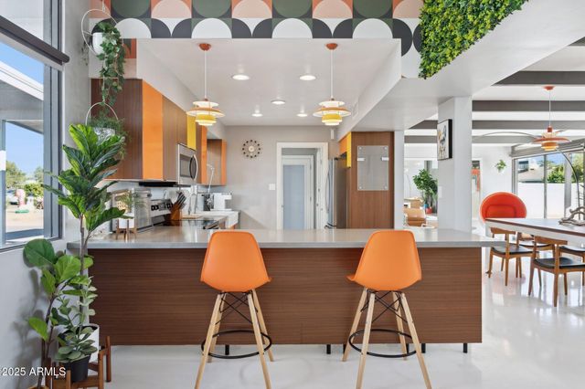 2055 W WINDSOR Avenue, Phoenix, AZ 85009