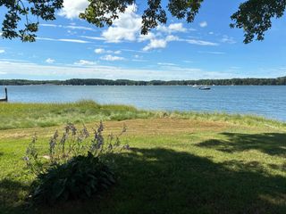 11 Boston Harbor Road, Dover, NH 03820