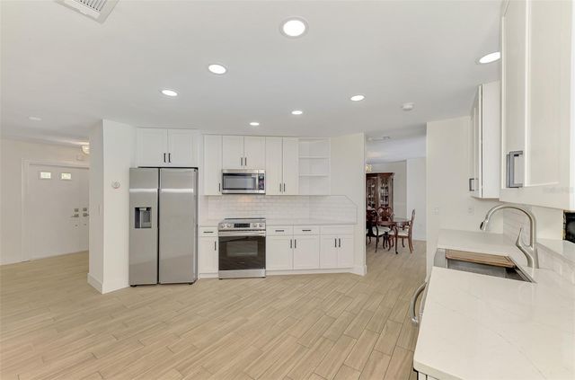 1620 MISSION VALLEY BOULEVARD, Nokomis, FL 34275