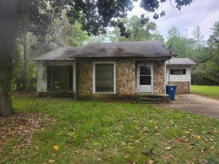 1803 Rosborough Springs Rd., Marshall, TX 75670