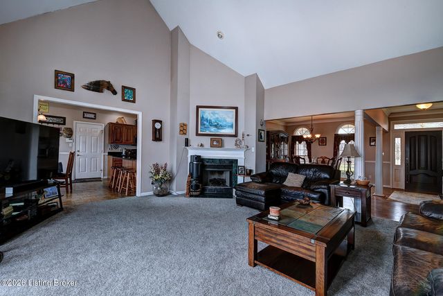 328 Brooks Ln, Simpsonville, KY 40067