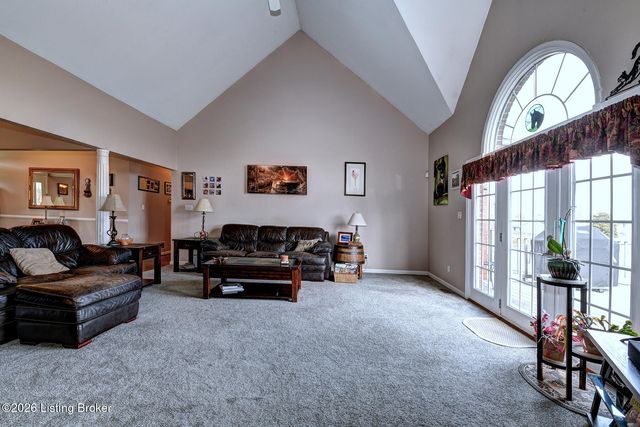 328 Brooks Ln, Simpsonville, KY 40067