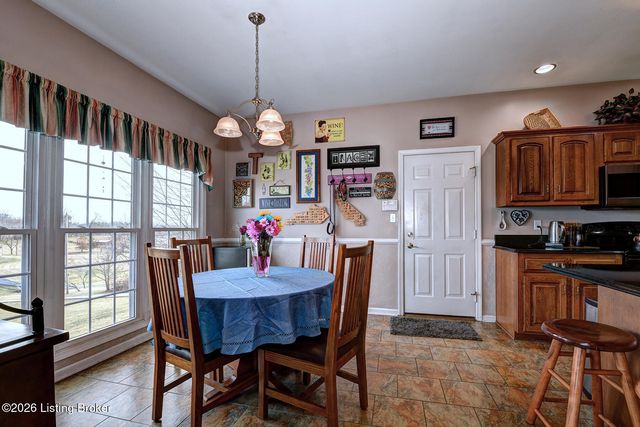 328 Brooks Ln, Simpsonville, KY 40067