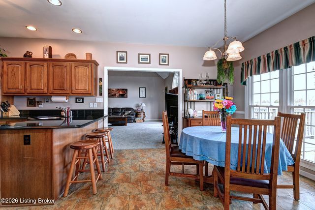 328 Brooks Ln, Simpsonville, KY 40067