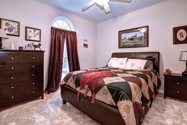 328 Brooks Ln, Simpsonville, KY 40067