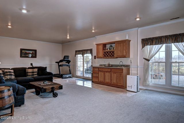 328 Brooks Ln, Simpsonville, KY 40067