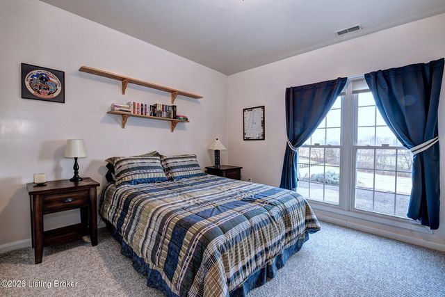 328 Brooks Ln, Simpsonville, KY 40067