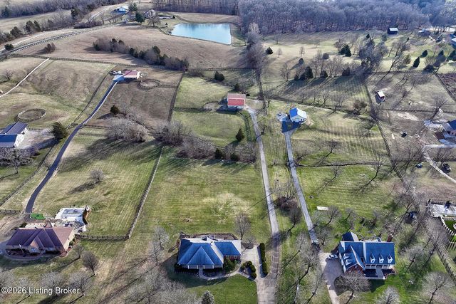 328 Brooks Ln, Simpsonville, KY 40067