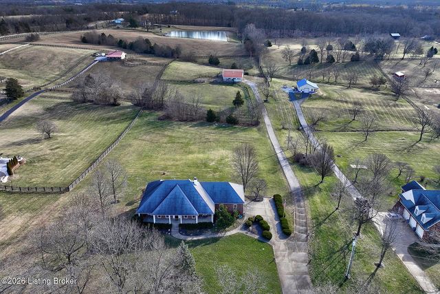 328 Brooks Ln, Simpsonville, KY 40067