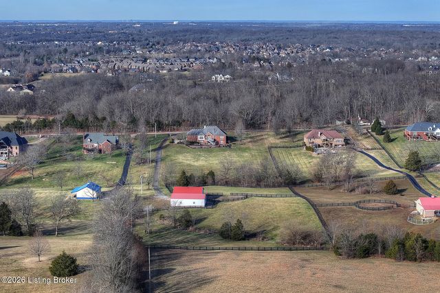 328 Brooks Ln, Simpsonville, KY 40067