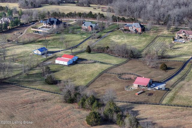 328 Brooks Ln, Simpsonville, KY 40067