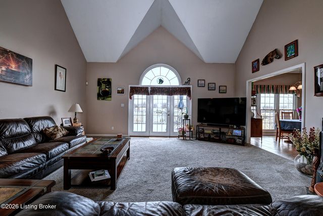 328 Brooks Ln, Simpsonville, KY 40067