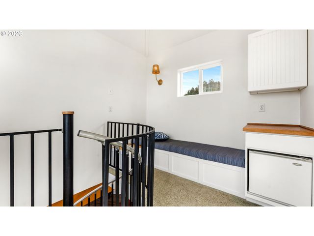 3868 GRANT Pl, Bandon, OR 97411