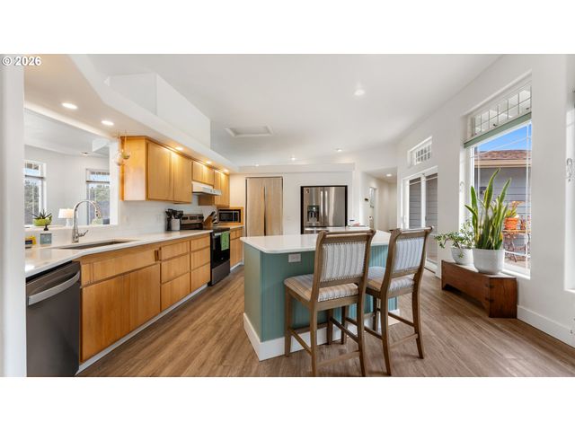 3868 GRANT Pl, Bandon, OR 97411