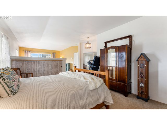 3868 GRANT Pl, Bandon, OR 97411