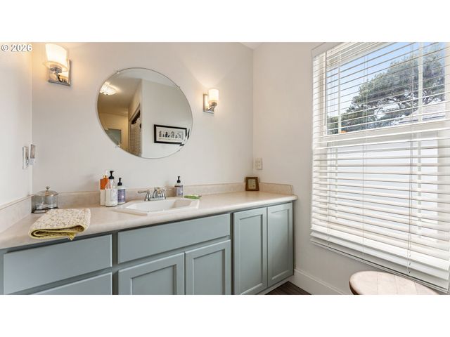 3868 GRANT Pl, Bandon, OR 97411