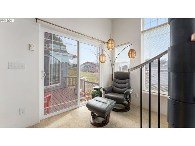 3868 GRANT Pl, Bandon, OR 97411