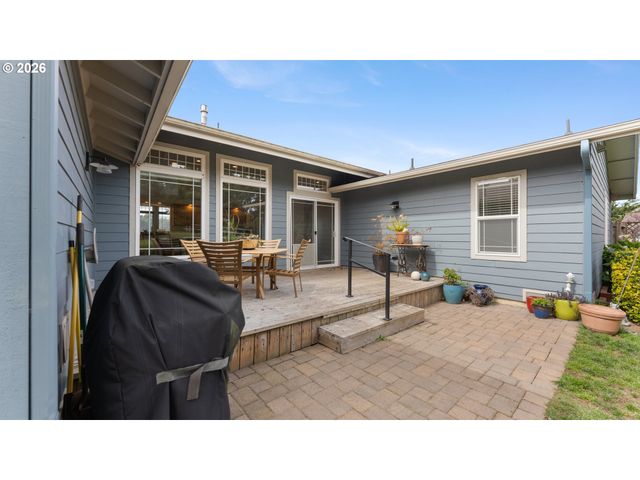 3868 GRANT Pl, Bandon, OR 97411