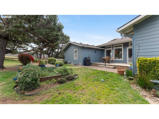 3868 GRANT Pl, Bandon, OR 97411
