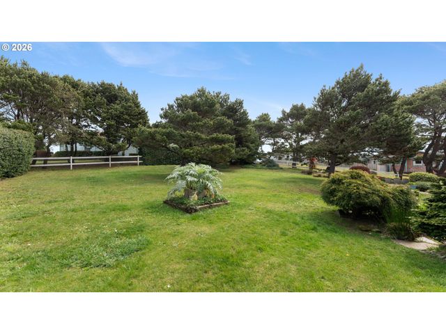 3868 GRANT Pl, Bandon, OR 97411