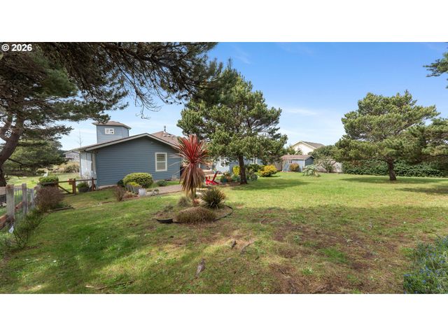 3868 GRANT Pl, Bandon, OR 97411