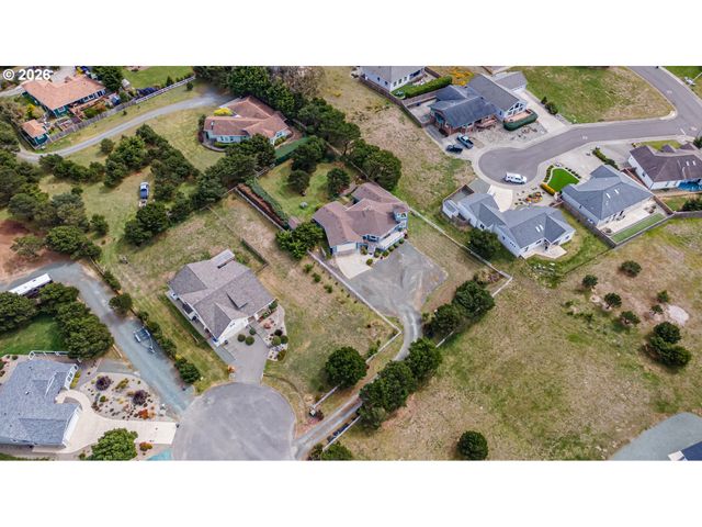 3868 GRANT Pl, Bandon, OR 97411