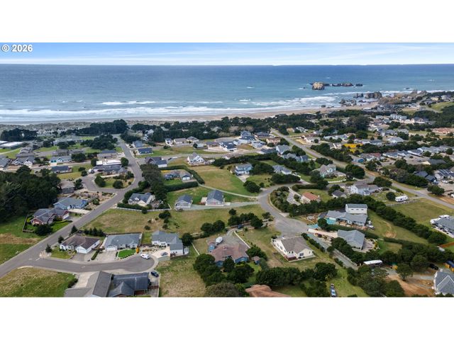 3868 GRANT Pl, Bandon, OR 97411