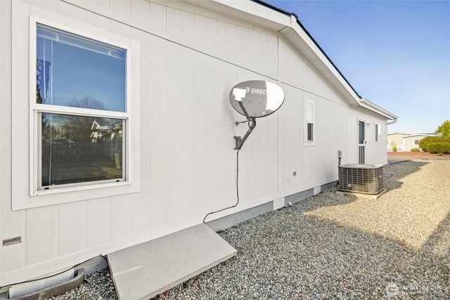 507 N 7th Avenue, Sequim, WA 98382