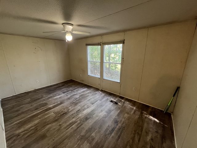 999 Kilburn Hollow Rd, Waynesboro, TN 38485